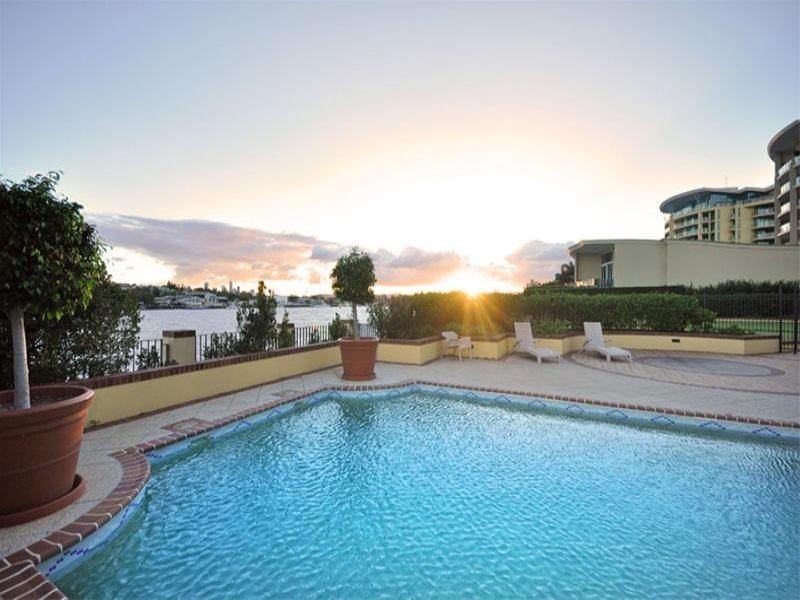 32/27 Harbour Road, Hamilton QLD 4007