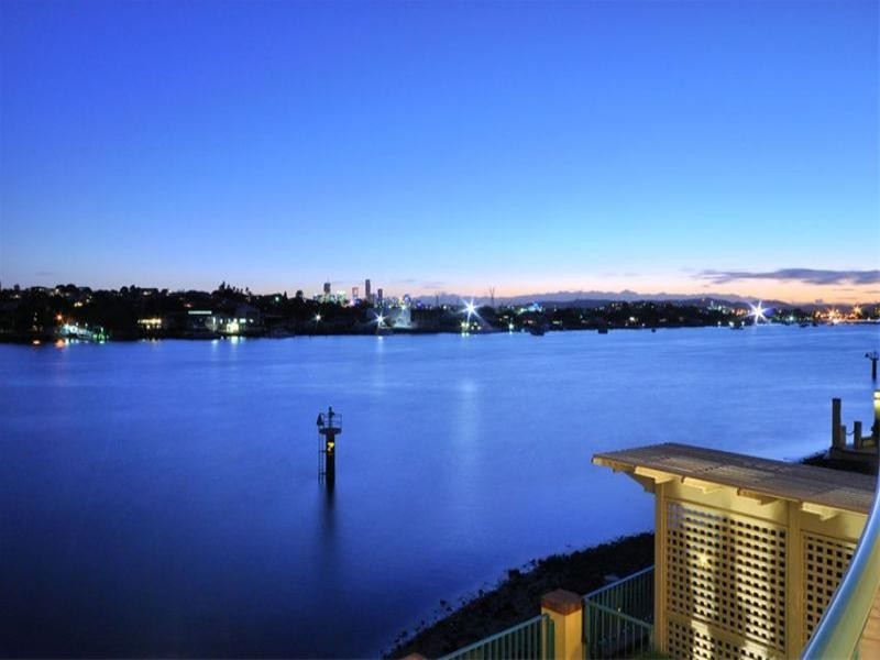 32/27 Harbour Road, Hamilton QLD 4007