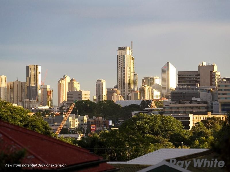 18 Oakwal Terrace, Windsor QLD 4030