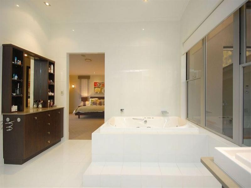 62 Liverpool Road, Clayfield QLD 4011