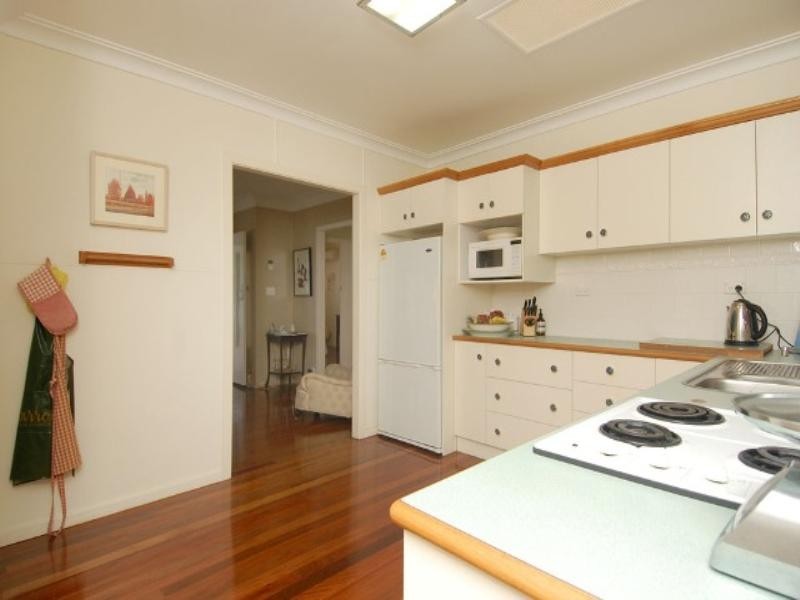 36 Latimer Street, Holland Park QLD 4121