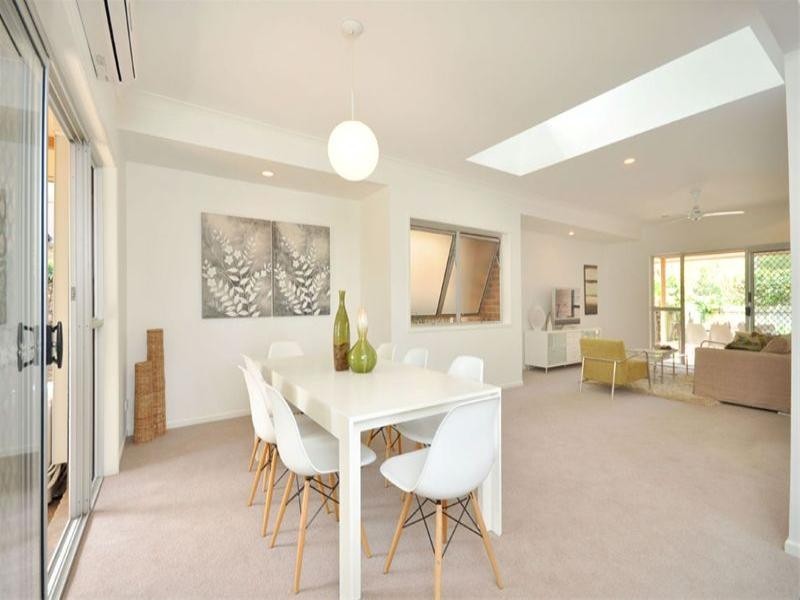 8 Roseleigh Street, Wooloowin QLD 4030