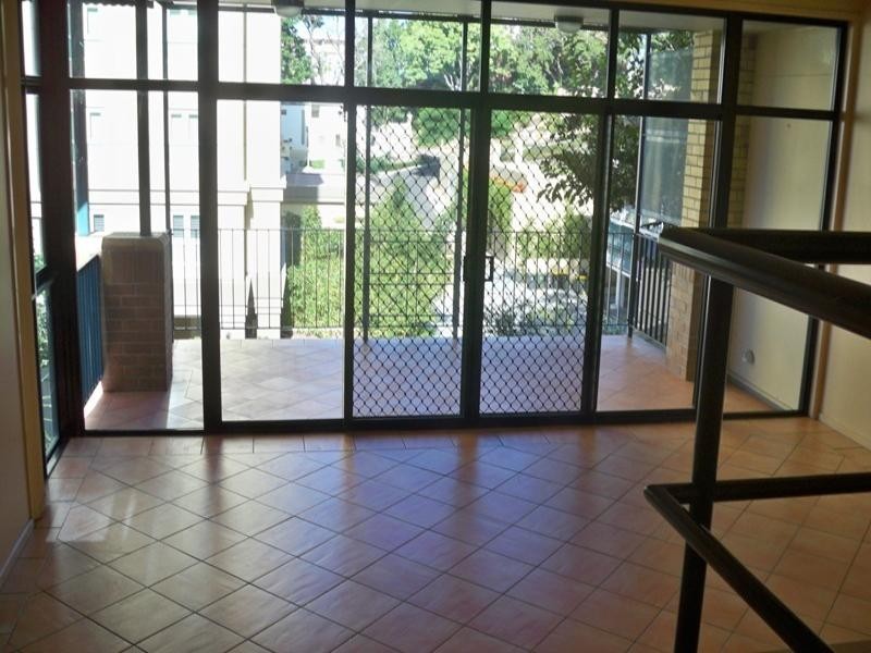 102A Lambert Street, Kangaroo Point QLD 4169