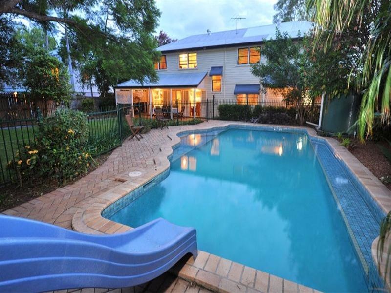 8 McGregor Street, Clayfield QLD 4011