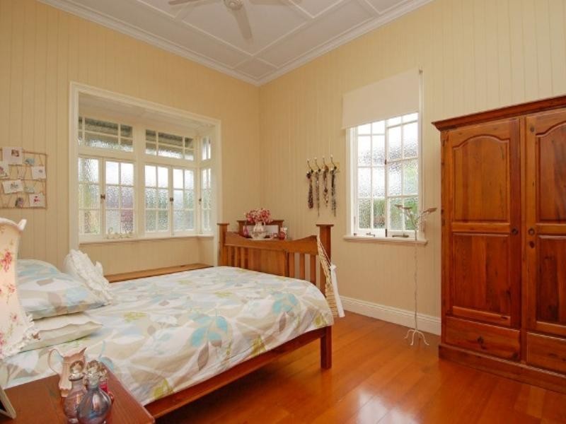 18 Jimbour Street, Wooloowin QLD 4030