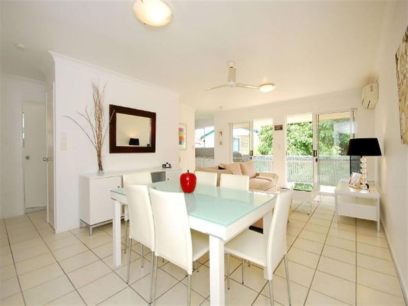 8/37 Erneton Street, Newmarket QLD 4051
