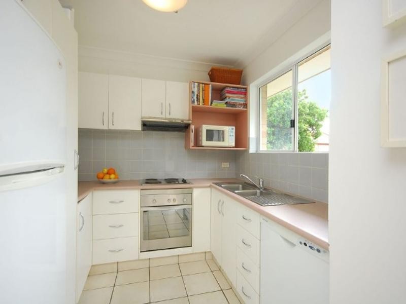 8/37 Erneton Street, Newmarket QLD 4051