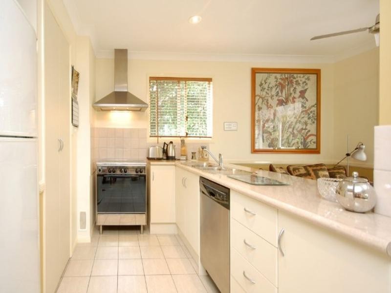 12 Blake Street, Wooloowin QLD 4030