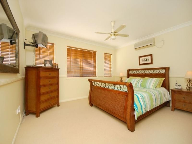 12 Blake Street, Wooloowin QLD 4030