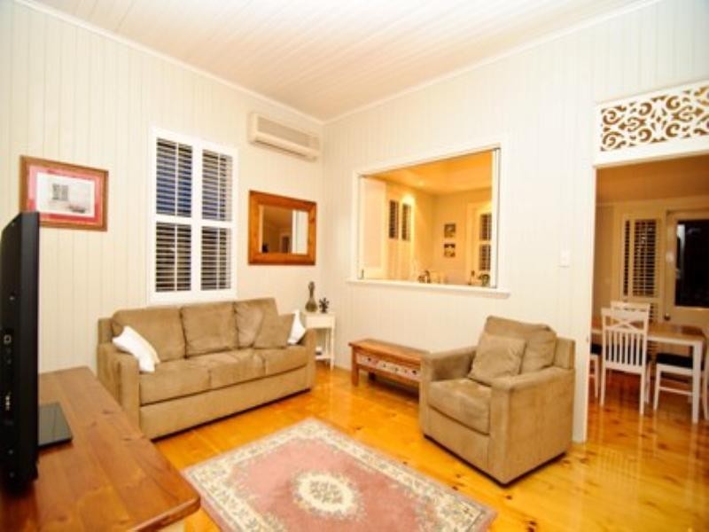 57 Kent Street, Hamilton QLD 4007