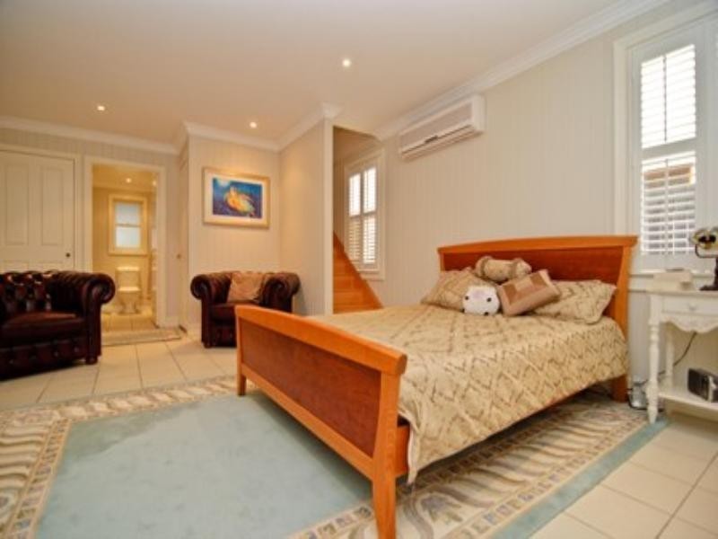 57 Kent Street, Hamilton QLD 4007