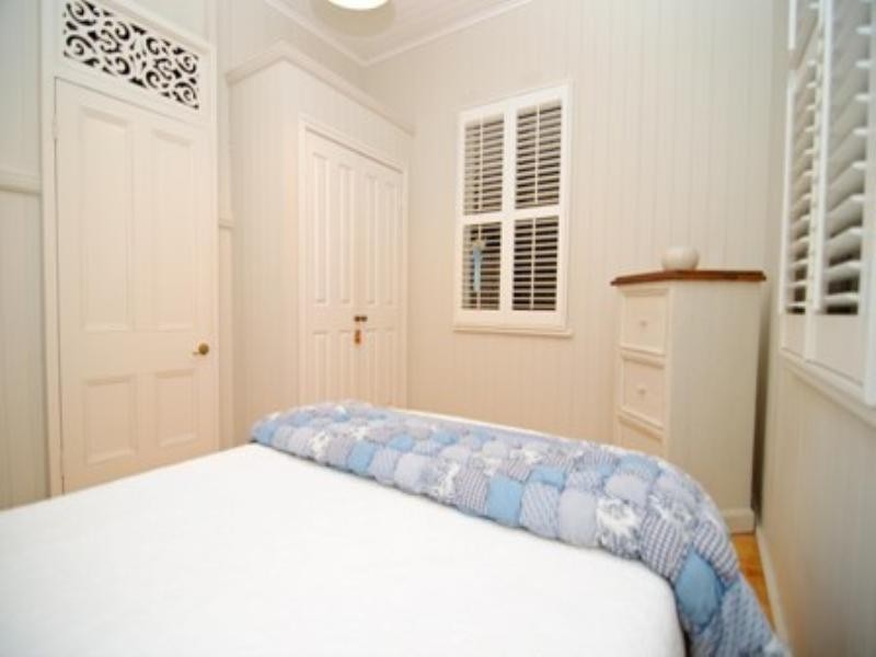 57 Kent Street, Hamilton QLD 4007