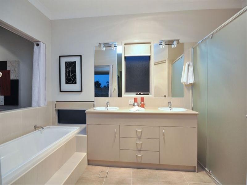 14 Lilley, Hendra QLD 4011