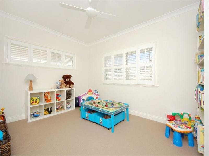 7 Joynt Street, Hamilton QLD 4007