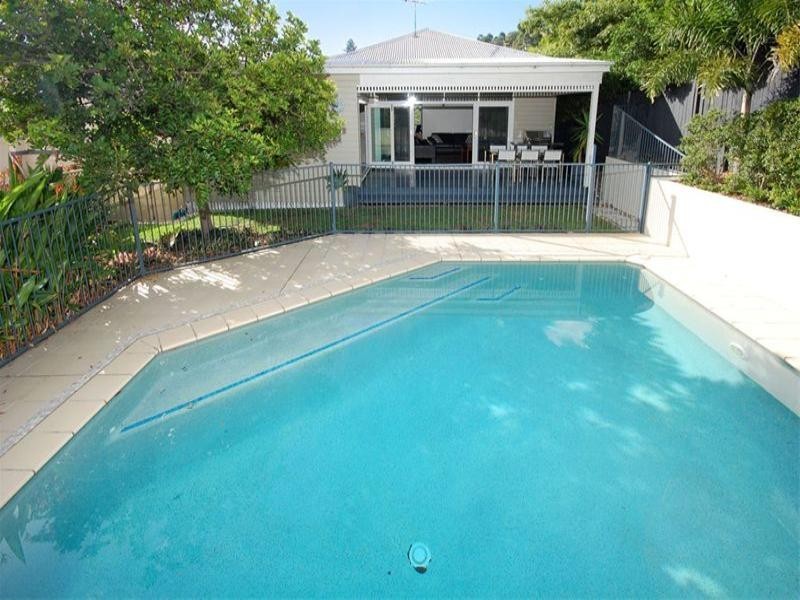 7 Joynt Street, Hamilton QLD 4007