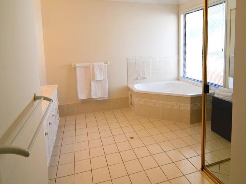 24 Zillman Road, Hendra QLD 4011