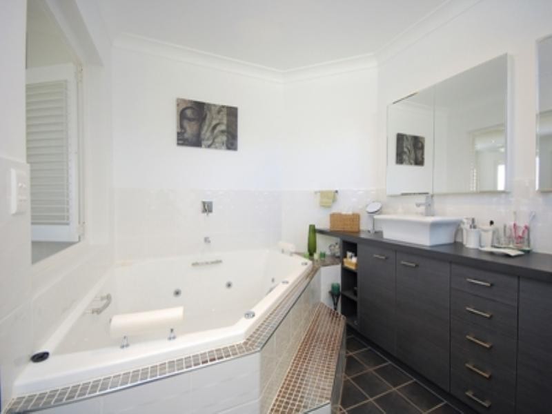 125 White Street, Wavell Heights QLD 4012