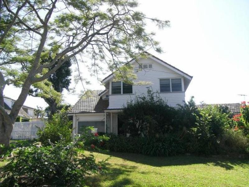 11 Inverness, Ascot QLD 4007