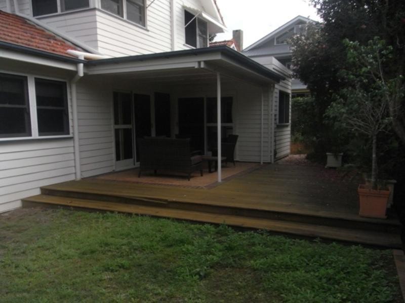 11 Inverness, Ascot QLD 4007