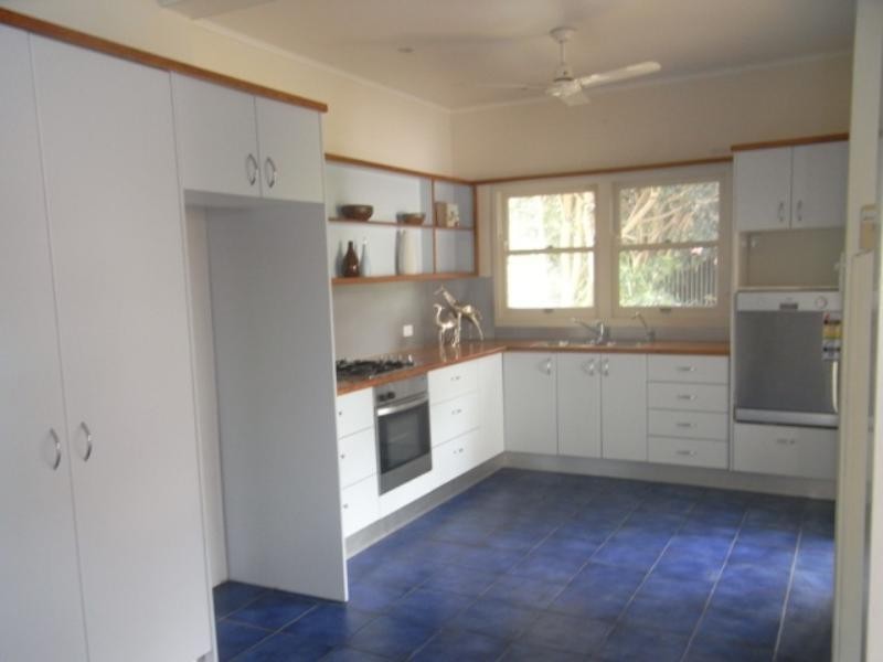 11 Inverness, Ascot QLD 4007