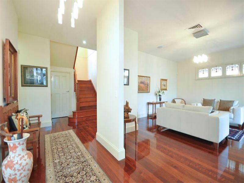 125 Windermere Road, Hamilton QLD 4007