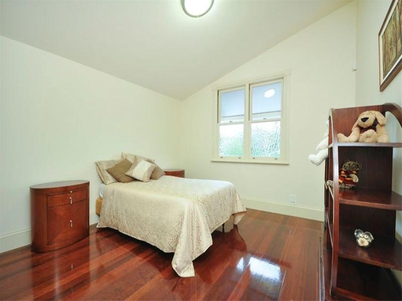 125 Windermere Road, Hamilton QLD 4007