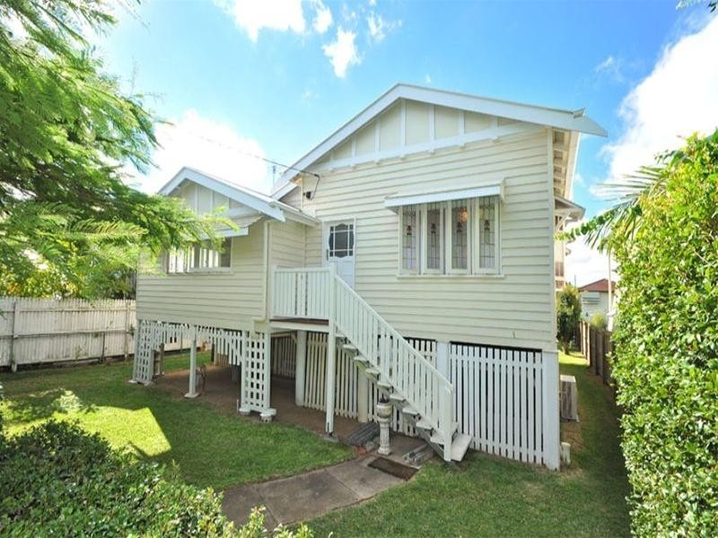 16 Gordon Street, Hendra QLD 4011