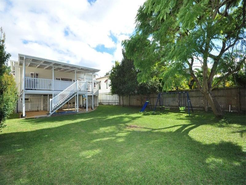 16 Gordon Street, Hendra QLD 4011