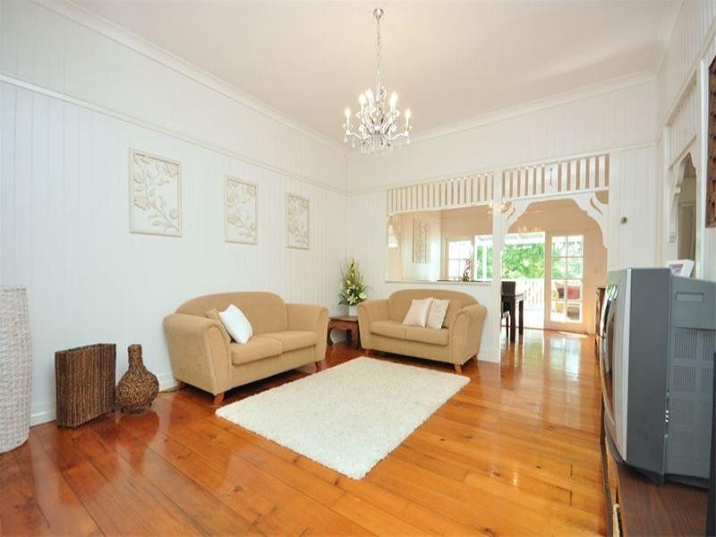 16 Gordon Street, Hendra QLD 4011