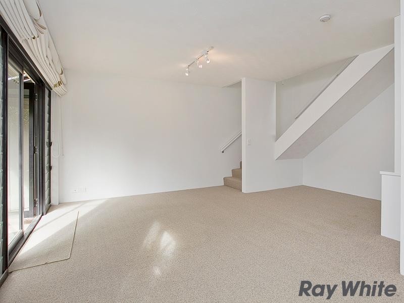 2/84 Charlton Street, Ascot QLD 4007