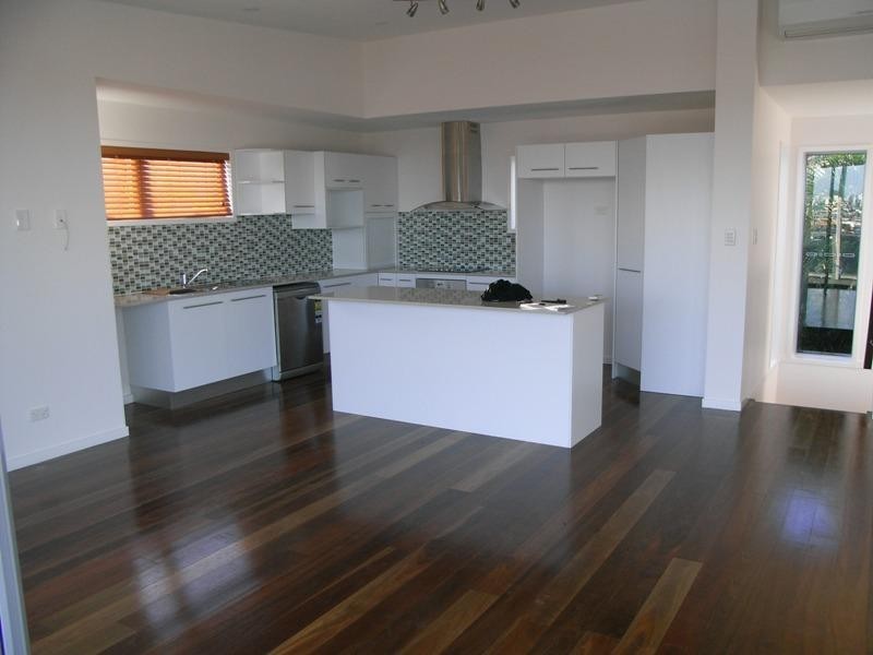 18 Campbell Street, Albion QLD 4010