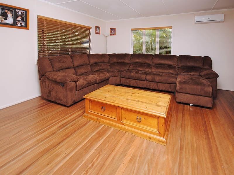 19 Alkoomi Avenue, Ferny Hills QLD 4055