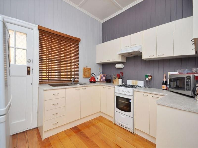 2/23 York Street, Hamilton QLD 4007