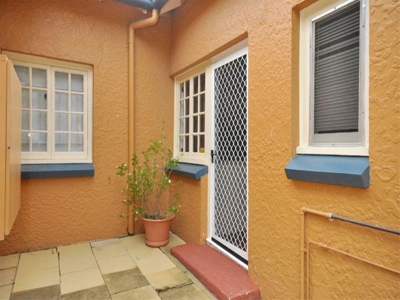 2/23 York Street, Hamilton QLD 4007