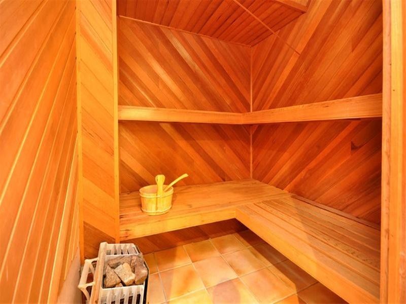 6 Comus Crescent, Ascot QLD 4007