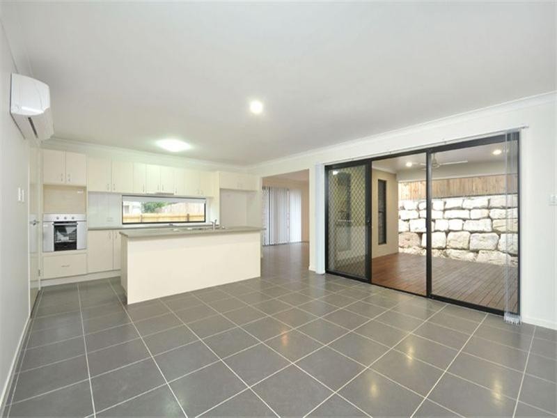 12 Adam Court, Kallangur QLD 4503