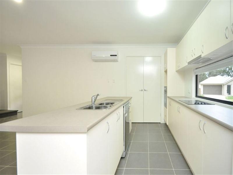 12 Adam Court, Kallangur QLD 4503