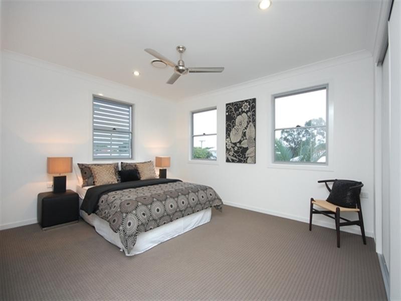 2A Rous Street, Hendra QLD 4011