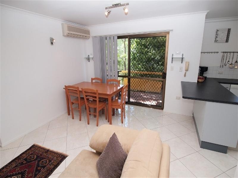 2/5 Little Street, Albion QLD 4010