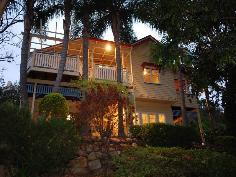 6 Arran Avenue, Hamilton QLD 4007