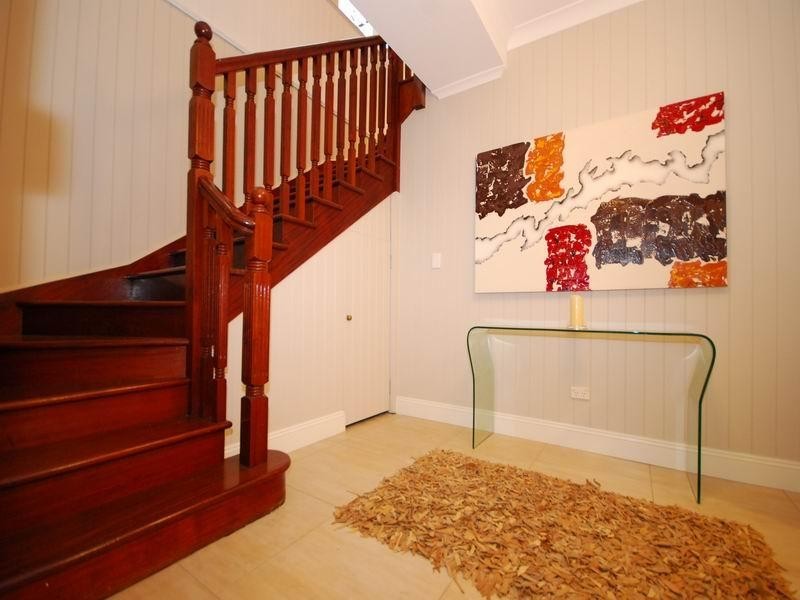 6 Arran Avenue, Hamilton QLD 4007