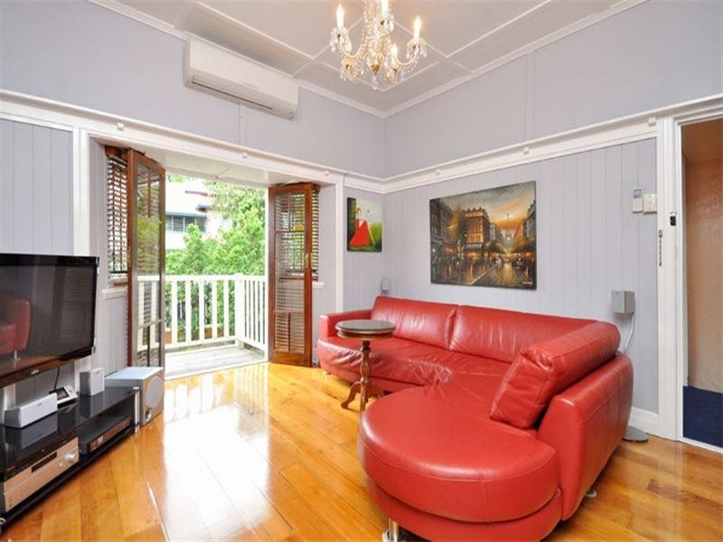 2/23 York Street, Hamilton QLD 4007