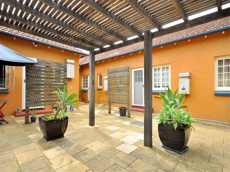 2/23 York Street, Hamilton QLD 4007