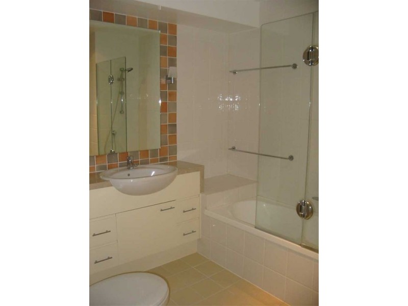 2/27 Harbour Road, Hamilton QLD 4007