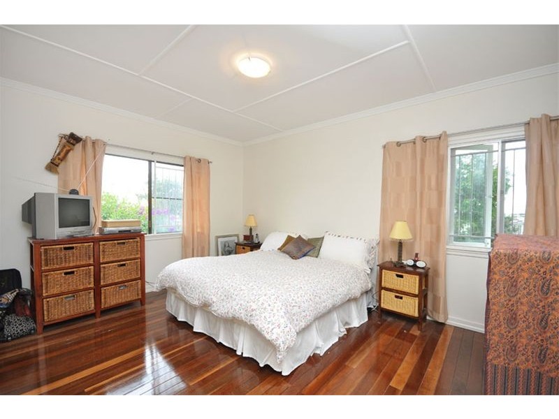 12 Hubbard Street, Wavell Heights QLD 4012