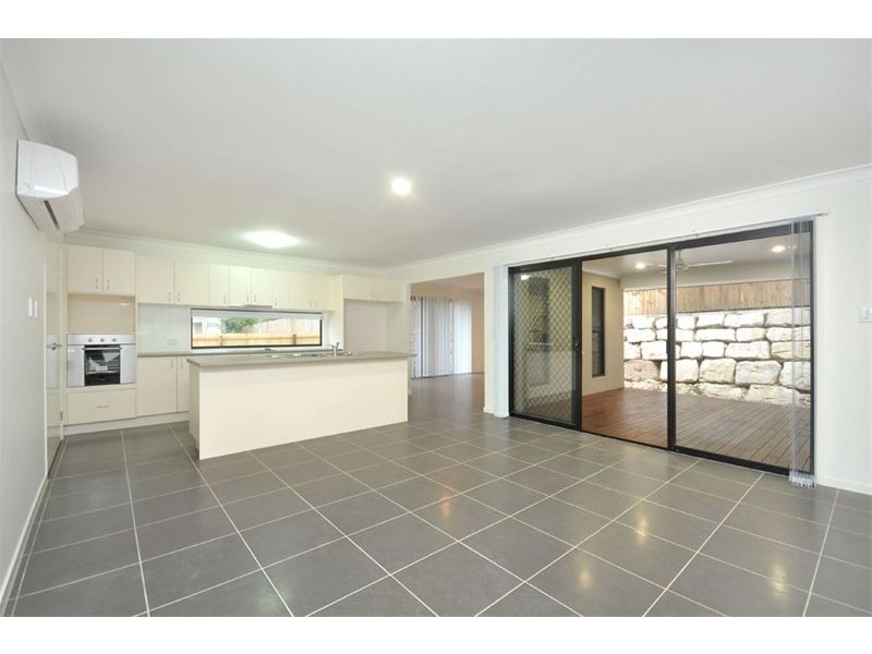 12 Adam Court, Kallangur QLD 4503