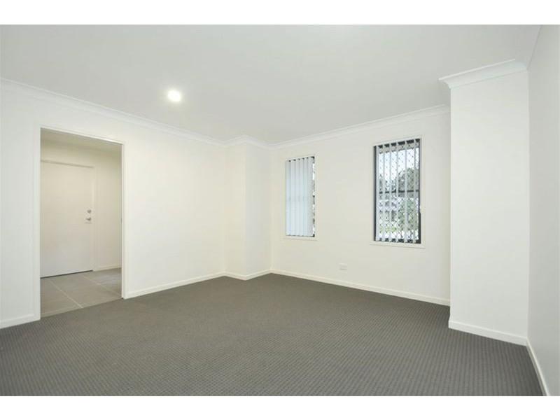 12 Adam Court, Kallangur QLD 4503