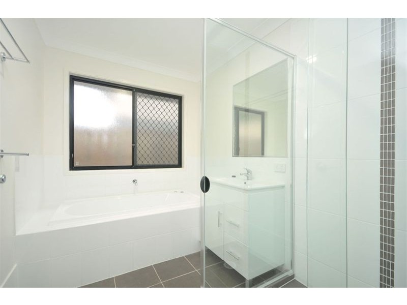 12 Adam Court, Kallangur QLD 4503