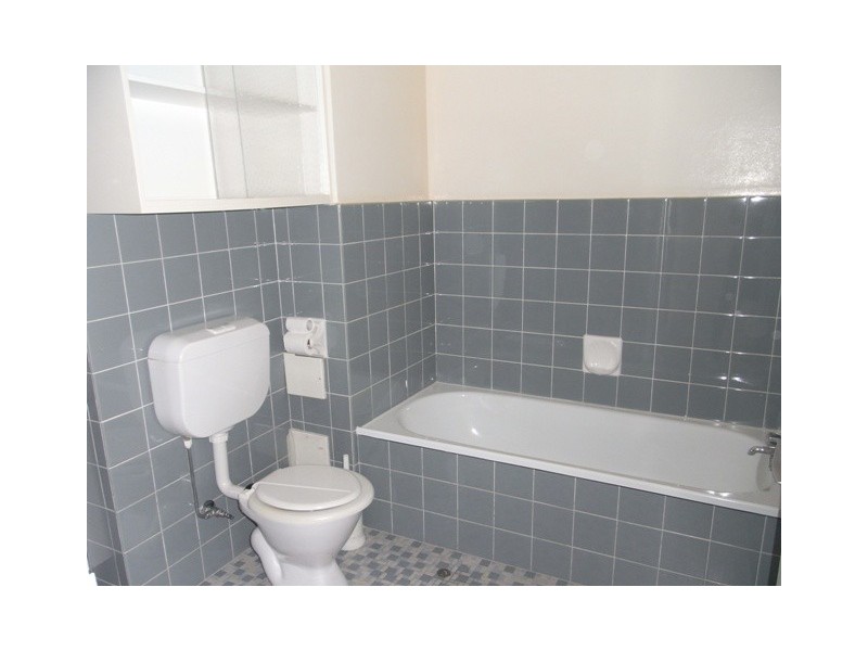 2/35 Langside Street, Hamilton QLD 4007