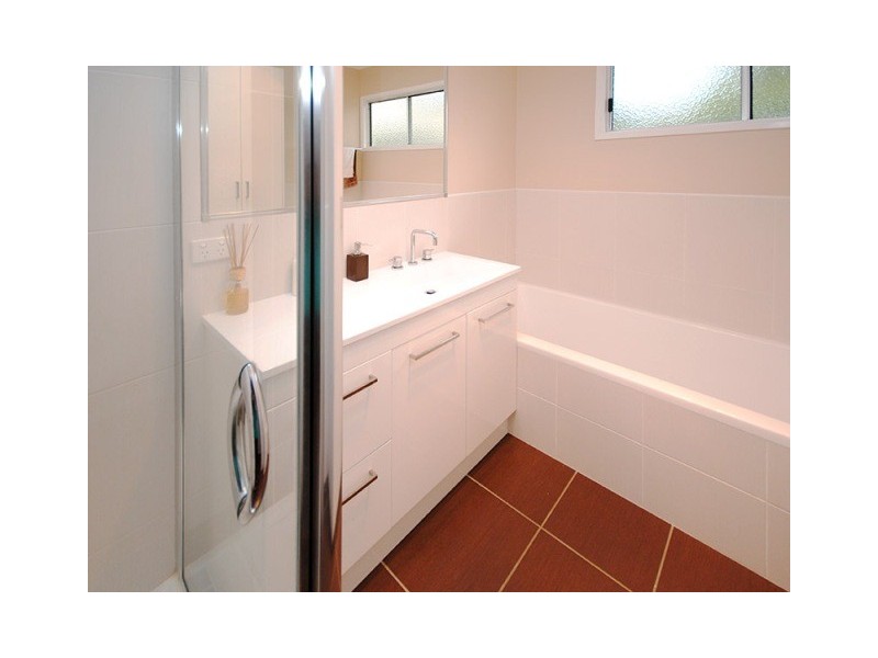 19 Alkoomi Avenue, Ferny Hills QLD 4055